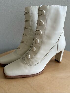 Intentionally Blank Jena Heeled Boots Size 7 Cream Victorian Bridal Leather